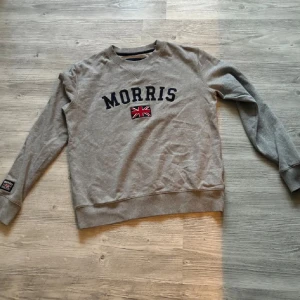 Morris tröja  - Storlek S men känns som M