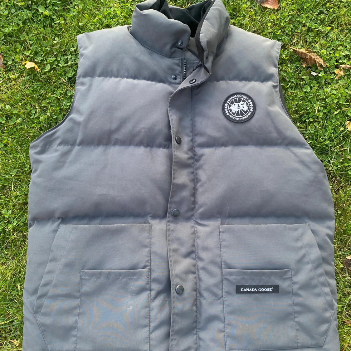 Canada goose väst black label