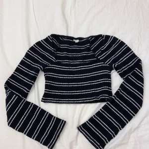 Crop top  - Fin skick långärmad crop top.