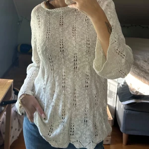 Spetstopp - Köpt second hand, knappt använd av mig själv och i gott skick! Storlek L men passar mig som brukar ha S/M.