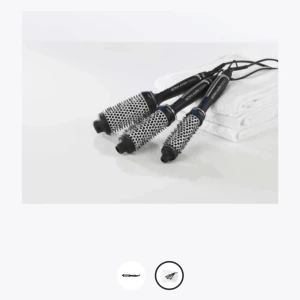 Värme borste  - Helt oanvänd, ligger kvar i kartongen. Fick två i julklapp därav säljer jag den ena💞 de är den stora modellen 