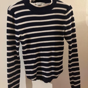 Randig tröja - Knappt använd 