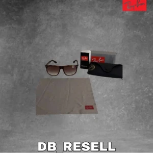 Ray-Ban boyfriend - Säljer då ett par riktigt schyssta Ray Ban i modellen boyfriend nästintill sprillans nytt skick . Hör av 💬 er vid frågor och kom med bud. Nypris 1799 vårat pris 800