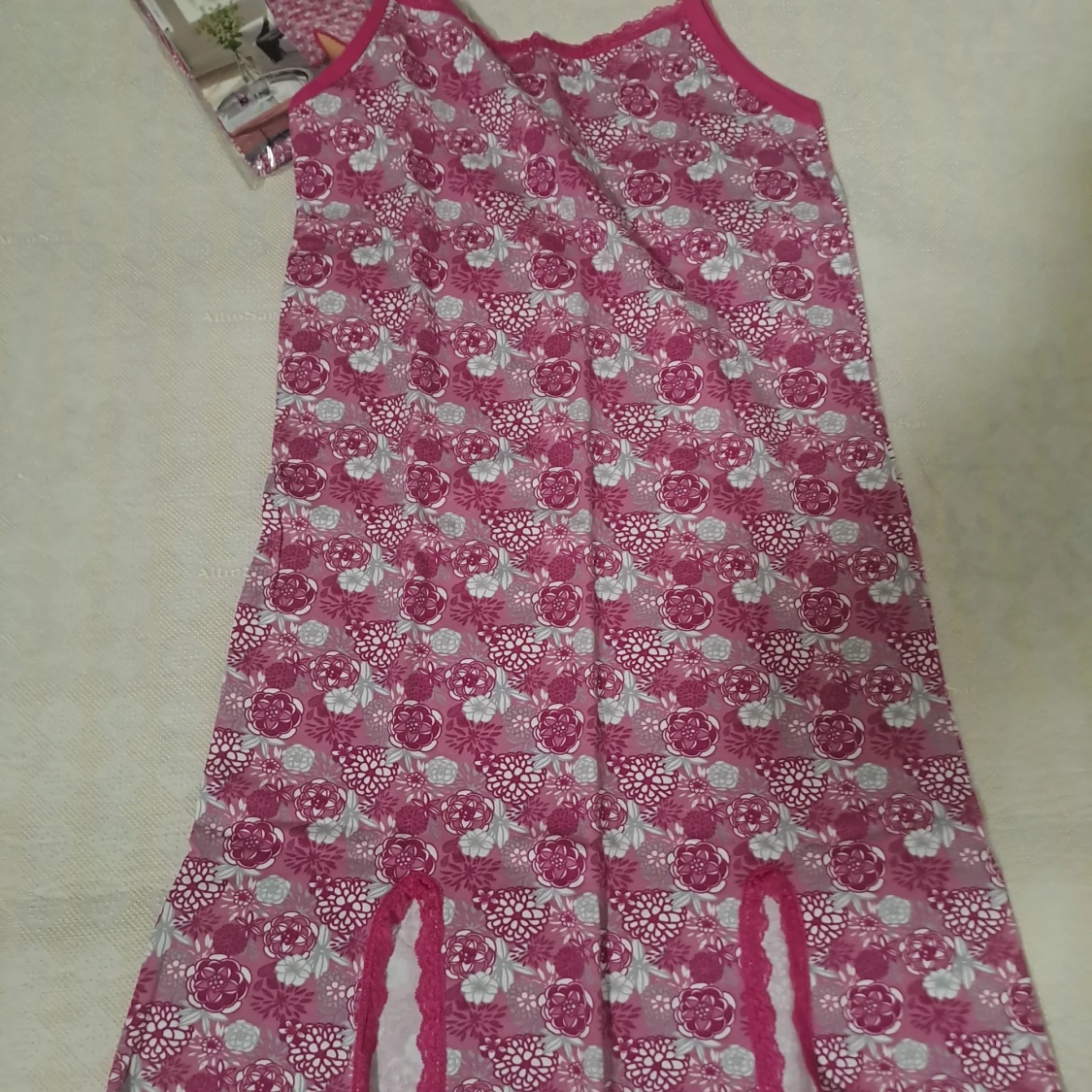 Rosa blommig klänning