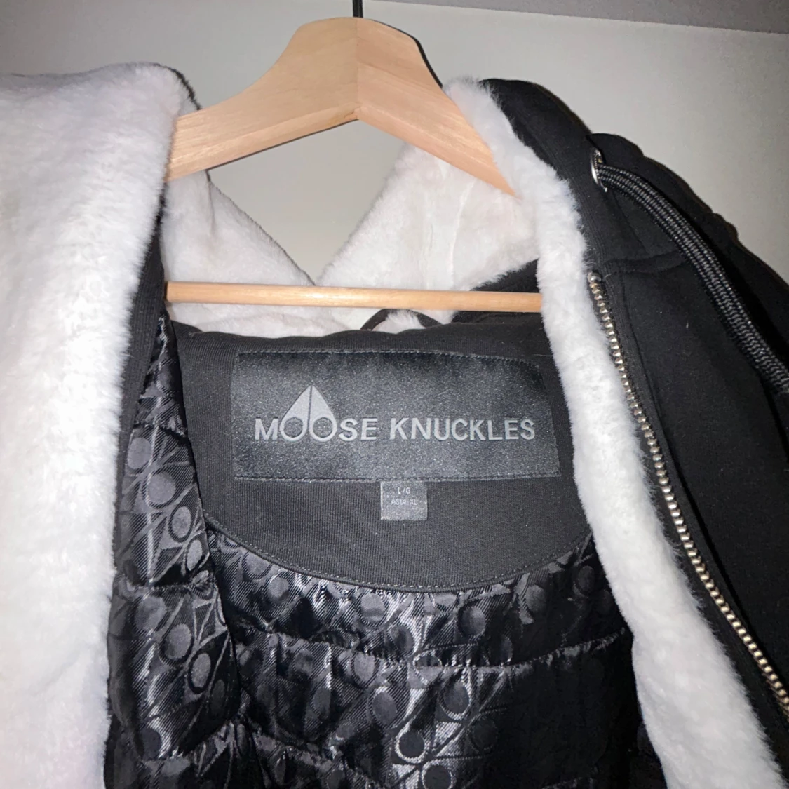 Svart jacka från Moose Knuckles - 1