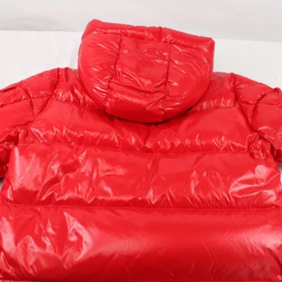 Röd dunjacka från Moncler - 1