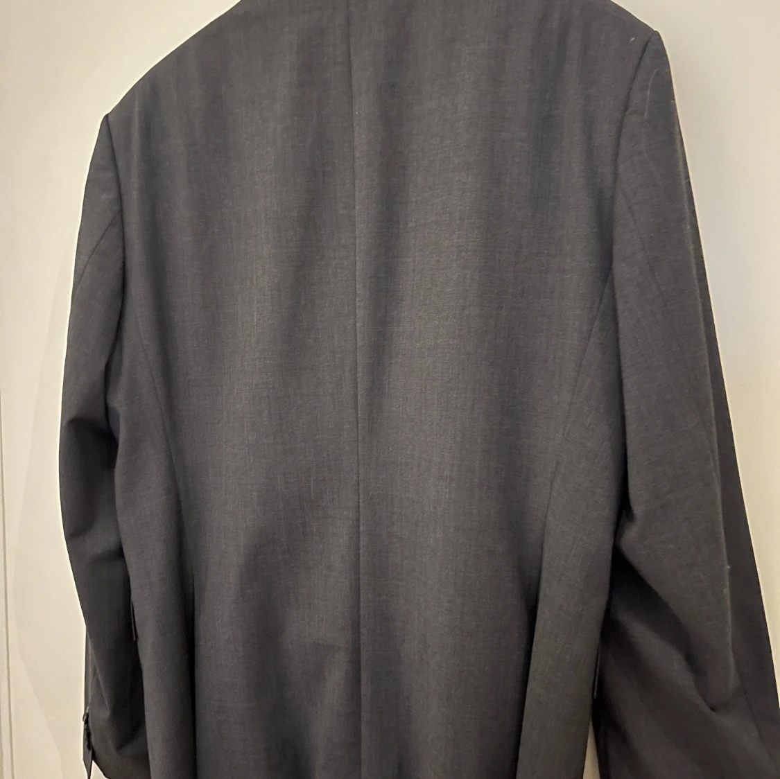 Grå kavaj från Hugo boss  - 2