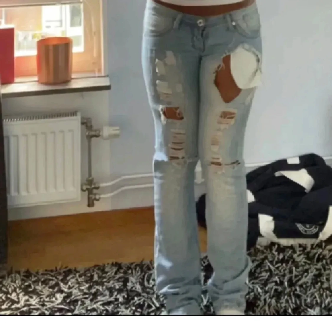 Lågmidjade jeans med hål - 91