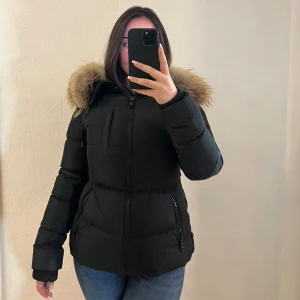 Dunjacka hollies - Varm jacka för den som vill ha en kort