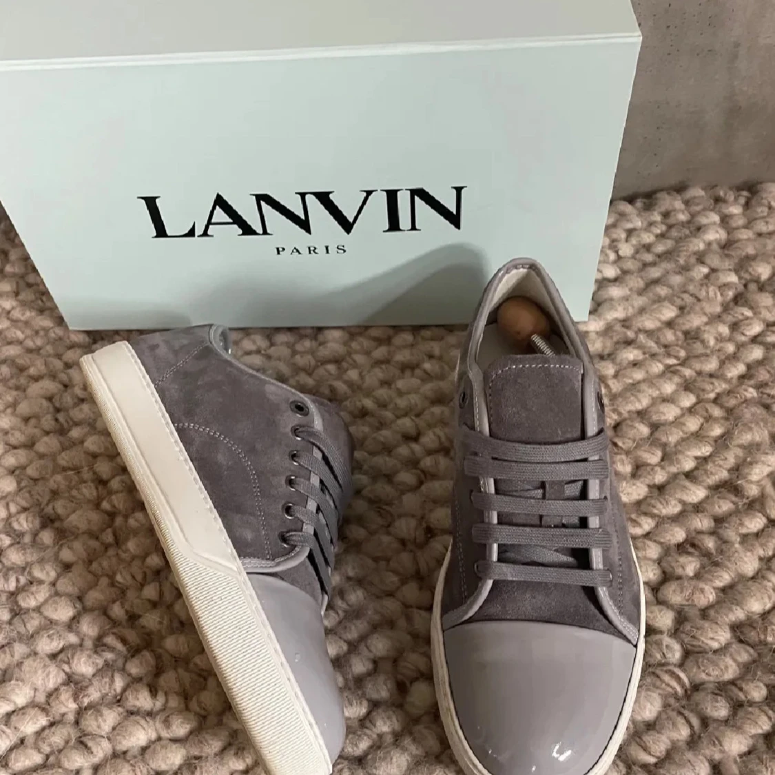 Grå sneakers från Lanvin