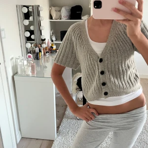 Trekvartsärmad kofta - Fin!