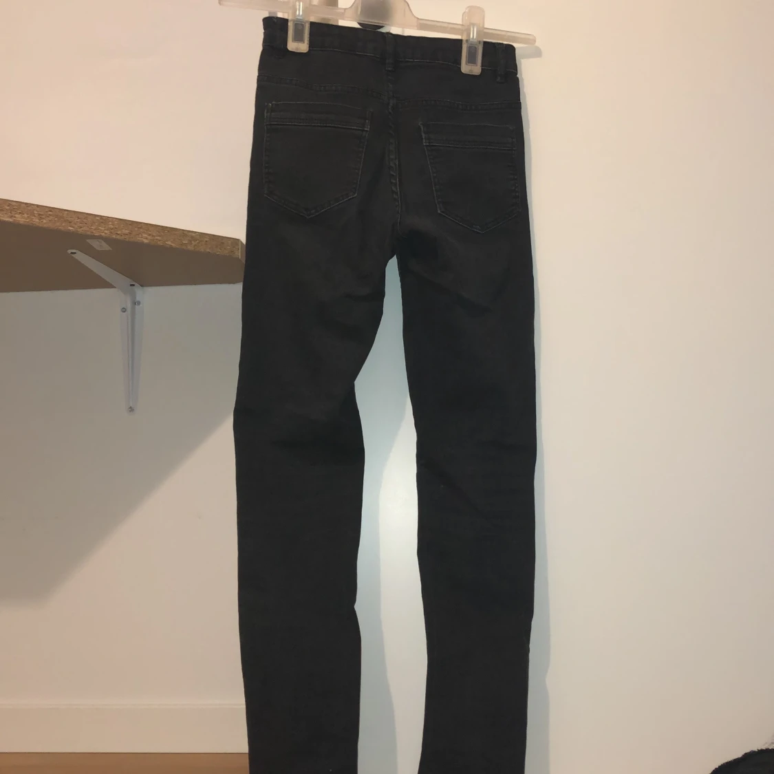 Svarta jeansbyxor - 90