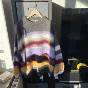 Chunky stickad tröja Sceond Female - Värd 900kr och mycket bra kvalité