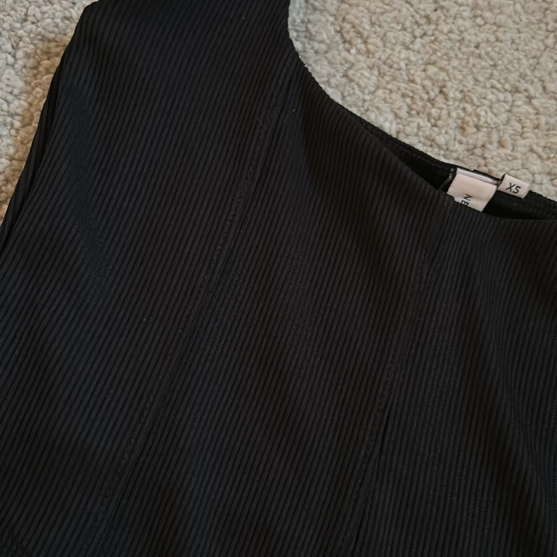 Svart ribbad linnetopp - 90