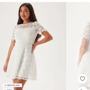 Studentklänning - Säljer min gamla studentklänning då den endast använts på studentdagen. Den är i nyskick, inga tecken på användning. Nypris 999:-