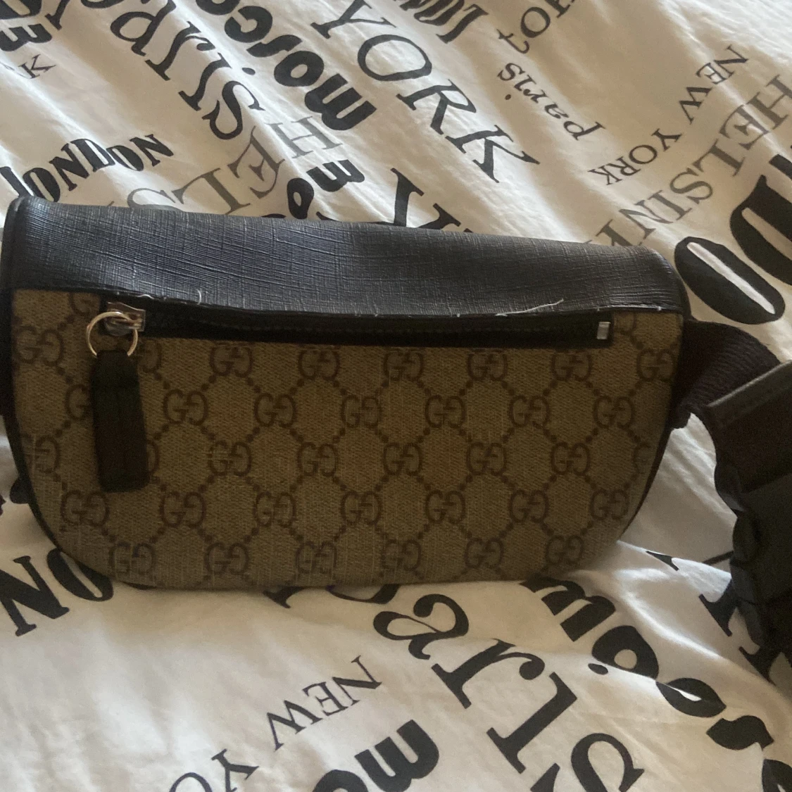 Mönstrad gucci magväska - 1