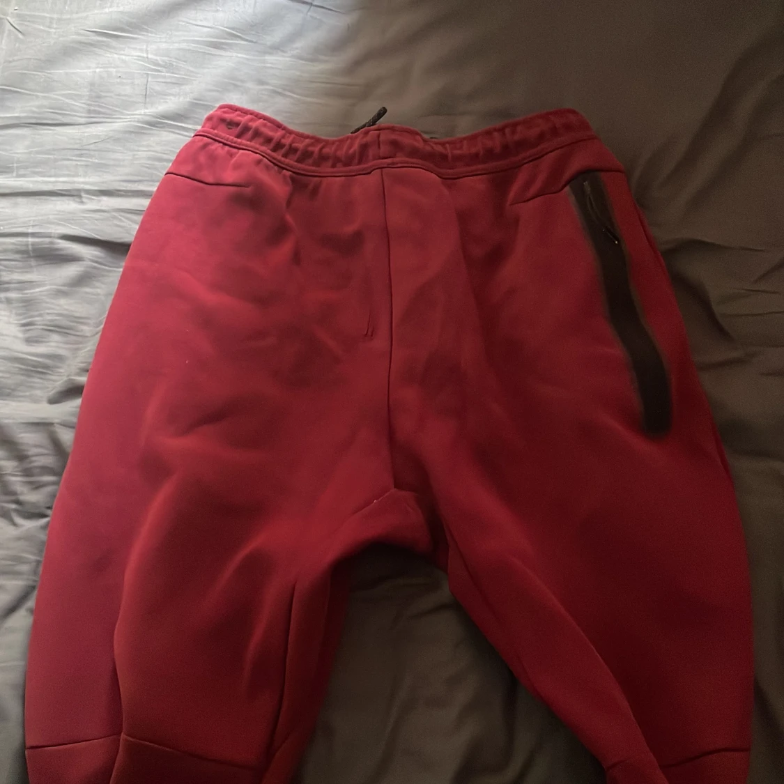 Vinröda nike tech byxor  - 1