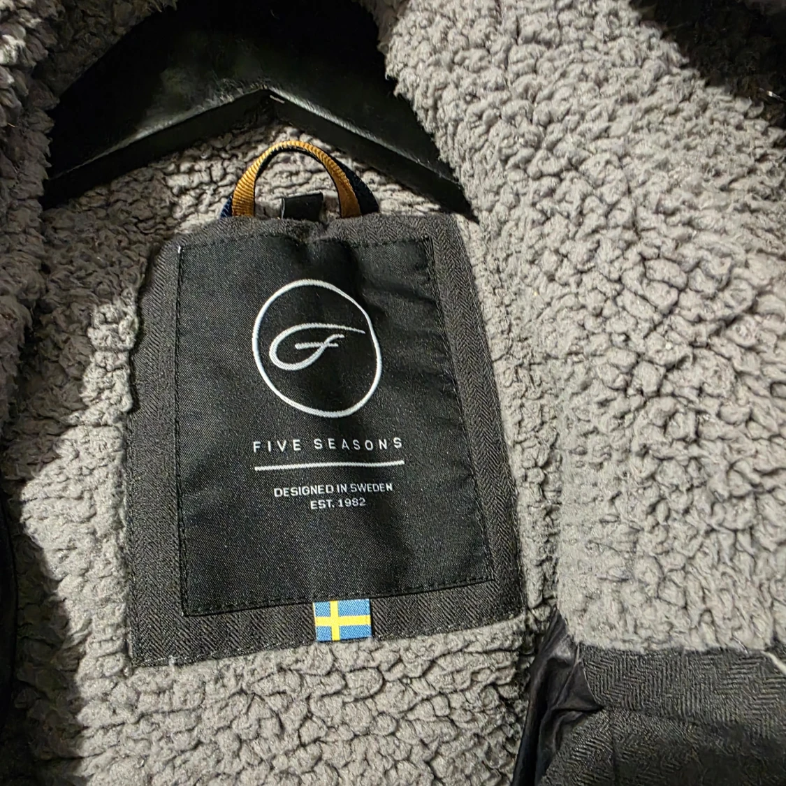 Grå dunjacka från Five Seasons knappt använd - 1