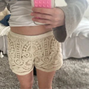 Spets shorts - Jätte snygga spets shorts, jag brukar vika ner då dom se lite bättre ut på! Men dom är köpa i Spanien💓💓