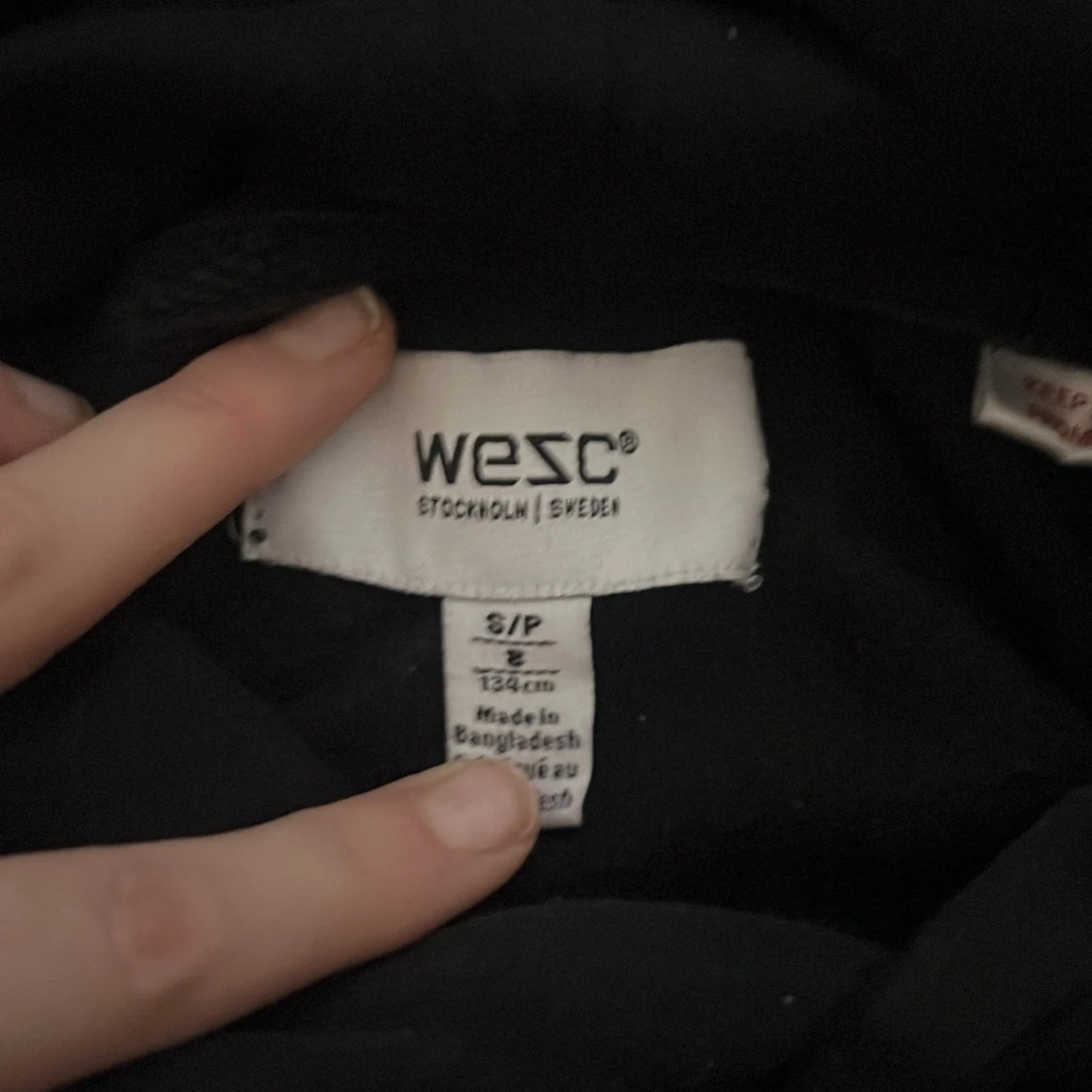 Svart hoodie från WESC - 2