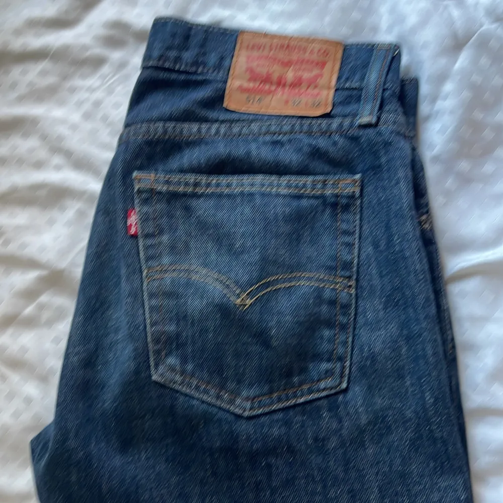 Ett par Levis 514 jeans som är super snygga som bara används fåtal gånger | Skick 9,5/10 | Storlek W32 L32 | Hör av er vid minsta fråga!. Jeans & Byxor.