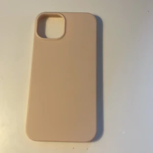 Mobil skal - Ett fina mobil skal för iPhone 13 inte andvänt säljer den nu för jag inte har iPhone 13🫶🏼