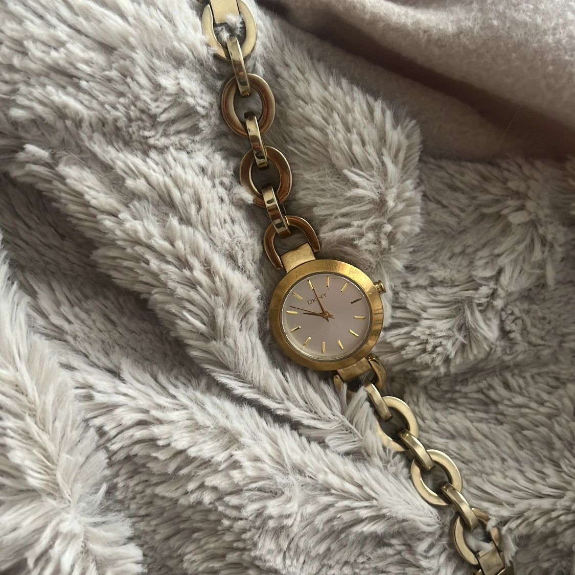 DKNY guld klocka - 90