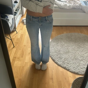 Lågmidjade jeans  - Super fina men för korta för mig tyvär💗