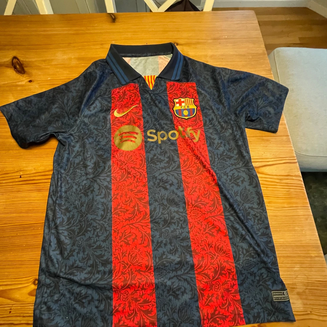 Barcelona tröja inget namn