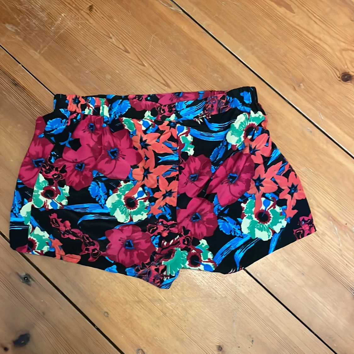 Blommiga shorts  - 54