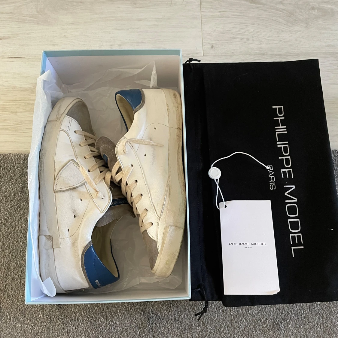 Philippe model  - 93