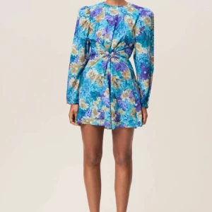 Adoore klänning - Adoore Cannes dress. Aldrig använd, har taggen kvar. 