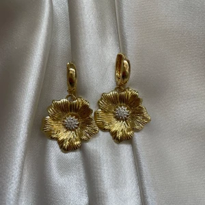 Blair earrings  - 45kr per par 🩷 kika gärna in de andra annonserna som jag lagt ut för liknande smycken🌸