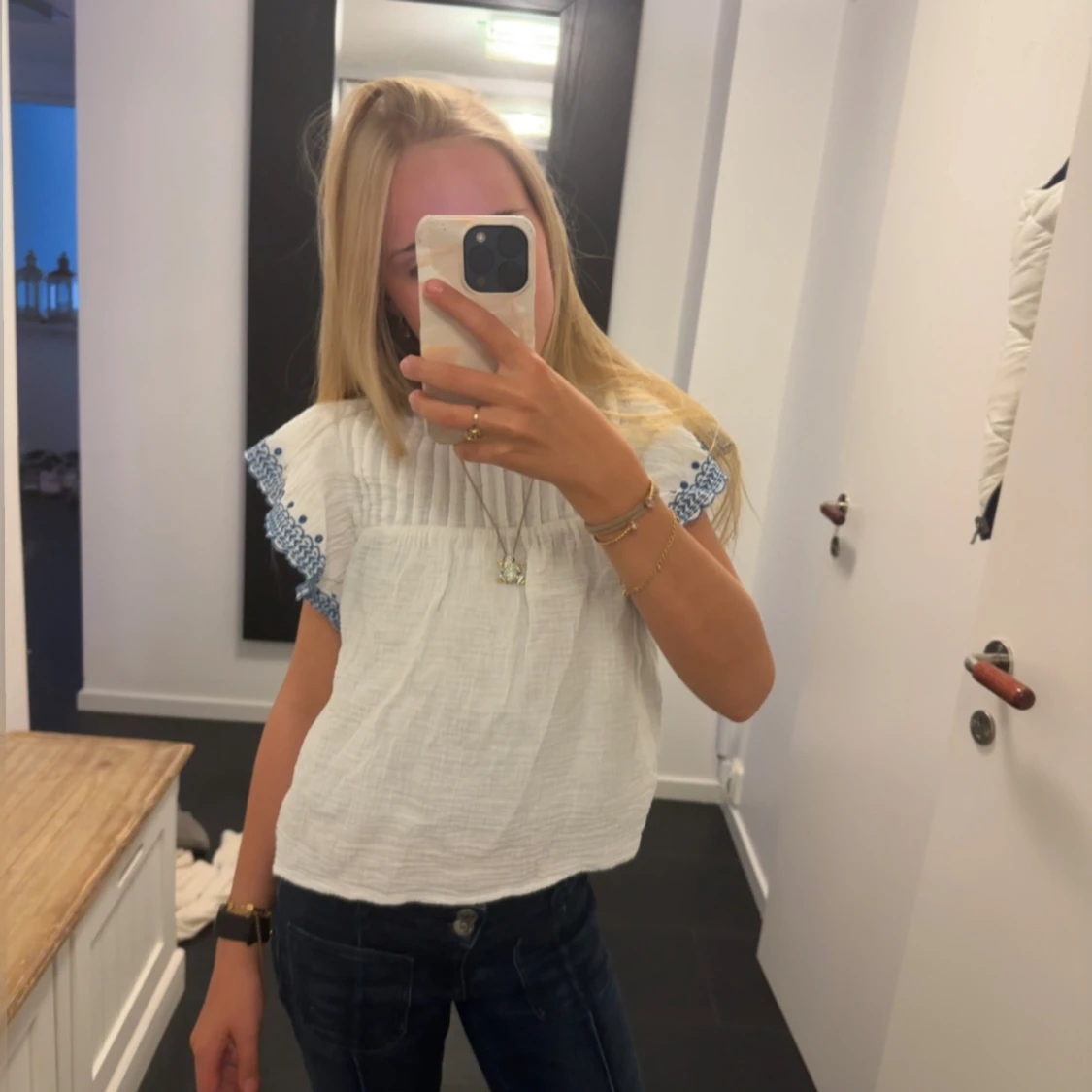 En fin blus med volanger💙💙💙