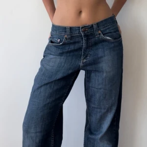 Y2k jeans Mustang - Asballa mustang jeans, köpta på humana! Sjukt bra kvalitet och knappt använda sen inköp. 