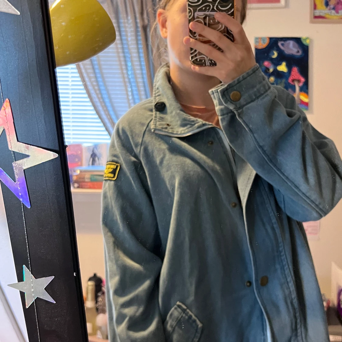 Jeansjacka med dragkedja och knappar