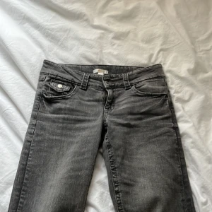 Low waist jeans  - Super snygga low waist jeans från Gina Young i storlek 170 om ni undrar mer så är de bara att skriva till mig 🥰