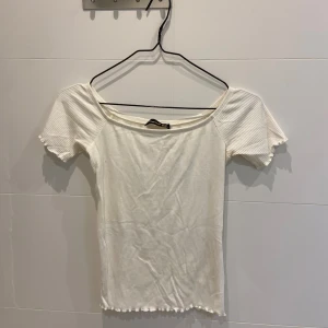 Topp - En jättefin topp som är i nyttskick