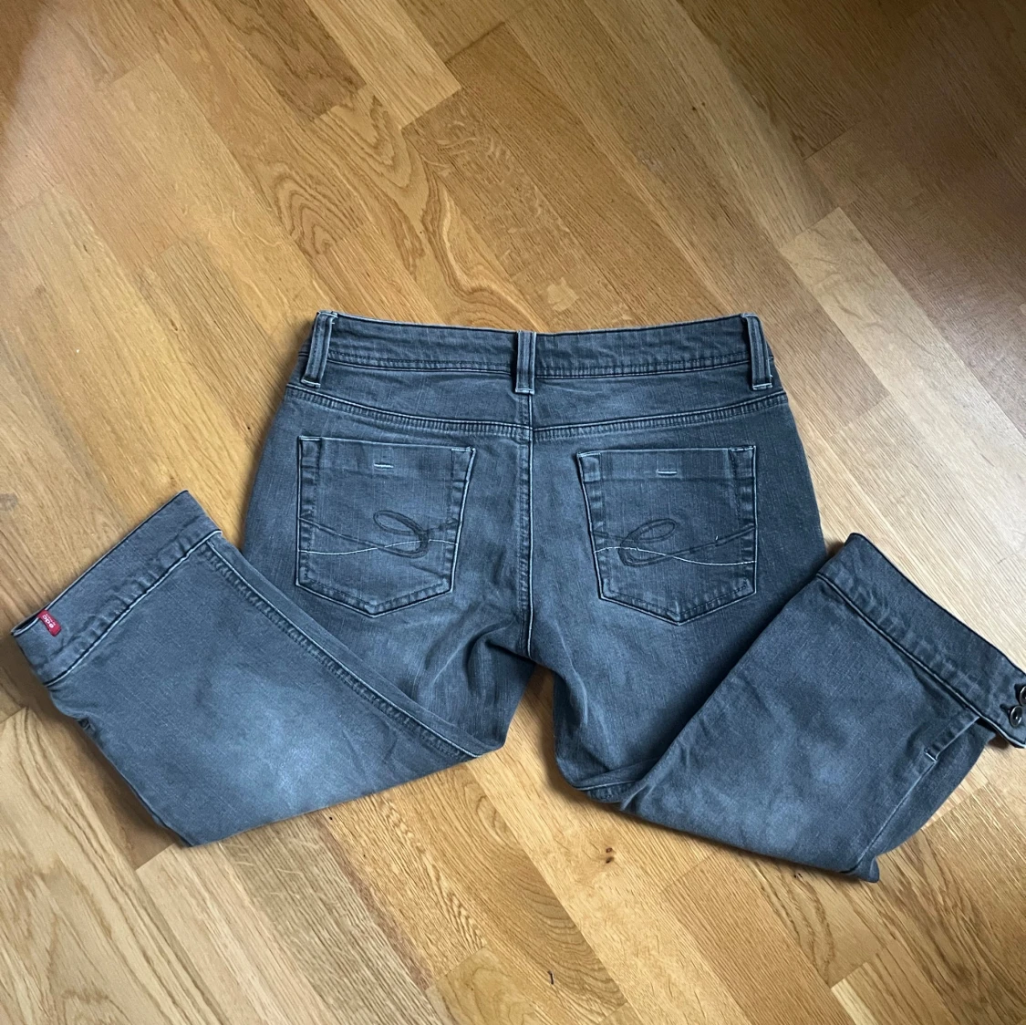 Grå capribyxor från Esprit - 4