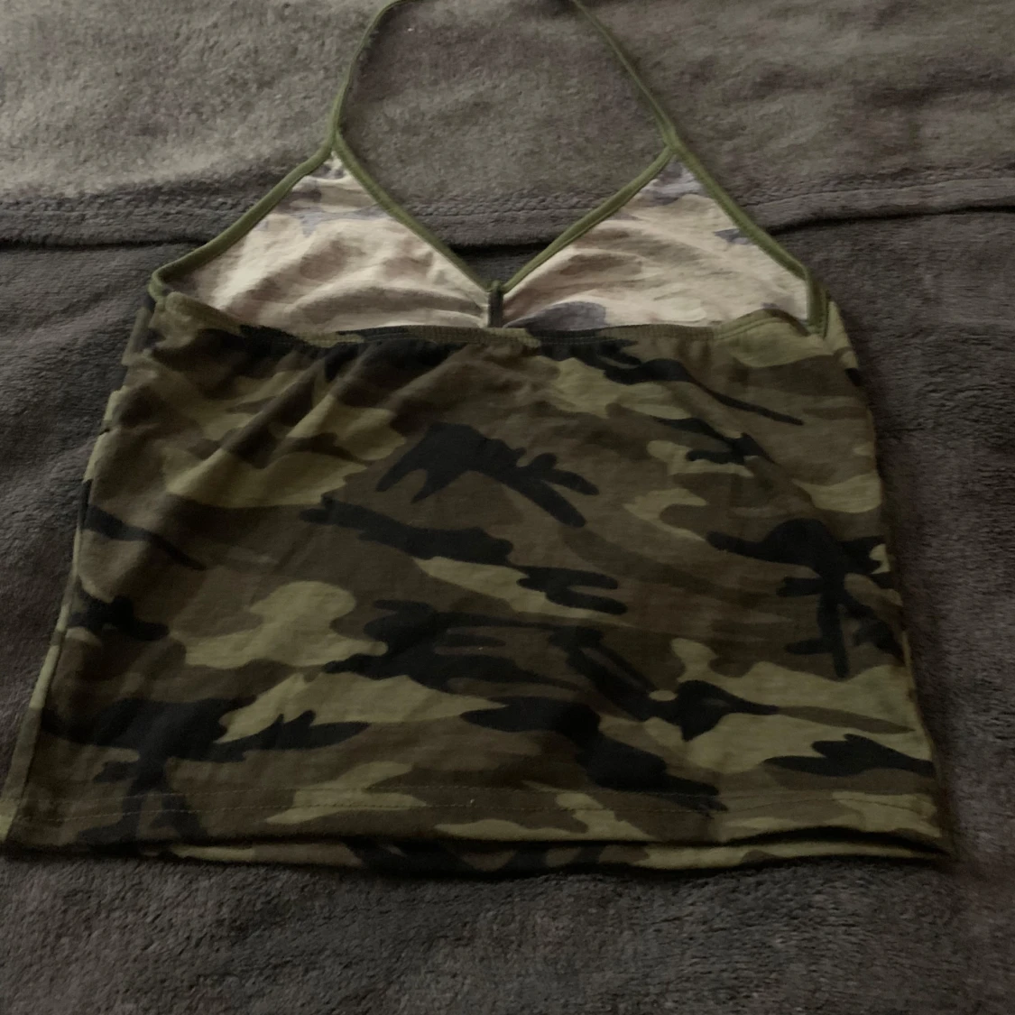 Camouflagefärgad linnetopp från Joocy Babi - 1