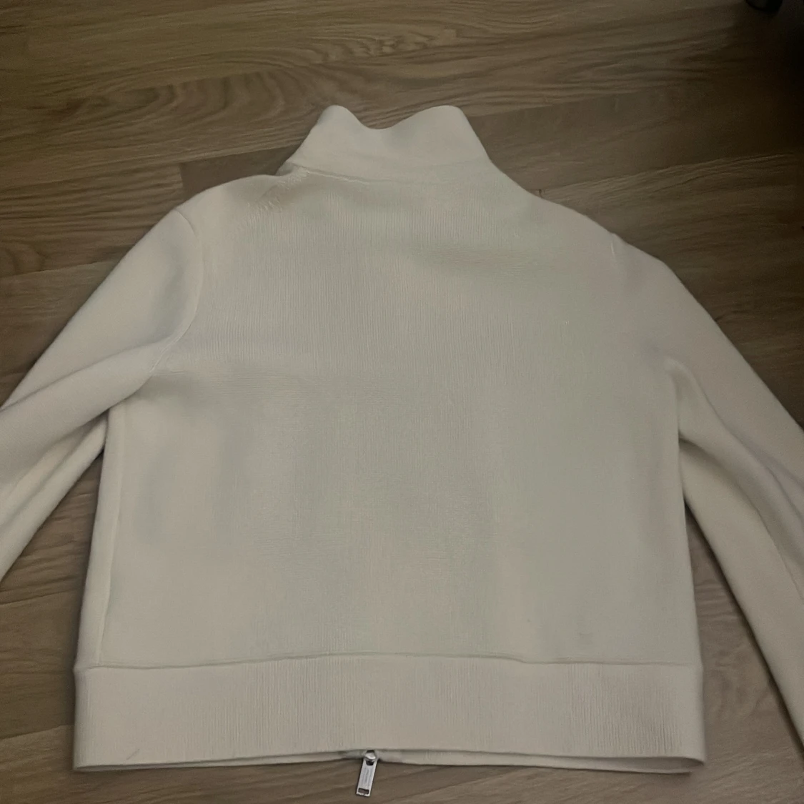 Beige jacka med dragkedja - 1