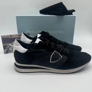 NYA PHILIPPE MODEL TRPZ - Philippemodel TRPZ - Skick: 10/10 - Tillbehör: Dustbag - Storlek 45 - Nypris ca 3700kr - Deluxecloset