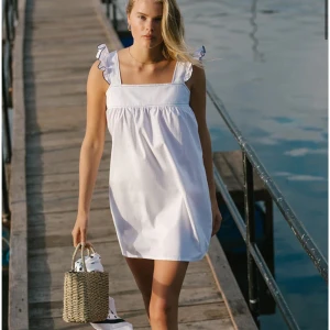 Motel Rocks Sanaly mini dress - Sanaly mini dress från Motel Rocks. Helt oanvänd, endast provad! Perfekt som studentklänning 