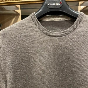 Stenströms tröja - Säljer nu min stenströms crewneck med elbow patches i storlek s, passar någon runt 175, hör av er vid funderingar