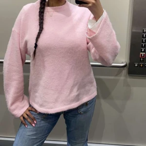 Rosa stickad tröja  - Jätte fina stickad tröja som e jätte mysig är str S