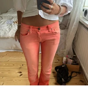 Korall jeans - Intressekoll på dessa ur snygga jeans, funderar på att sälja då dom inte passar mig. Köpta här på plick men är i gott skick. Passar mig som är 171 cm lång och W25/W26. Skriv vid frågor eller funderingar 💞Priset går att diskutera vid snabb affär. 