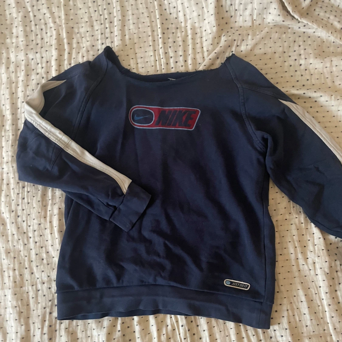 Off shoulder vintage Nike hoodie 