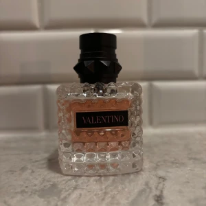 Valentino Born in Roma Donna  - 30 ML, nästintill oanvänd, några få sprut 