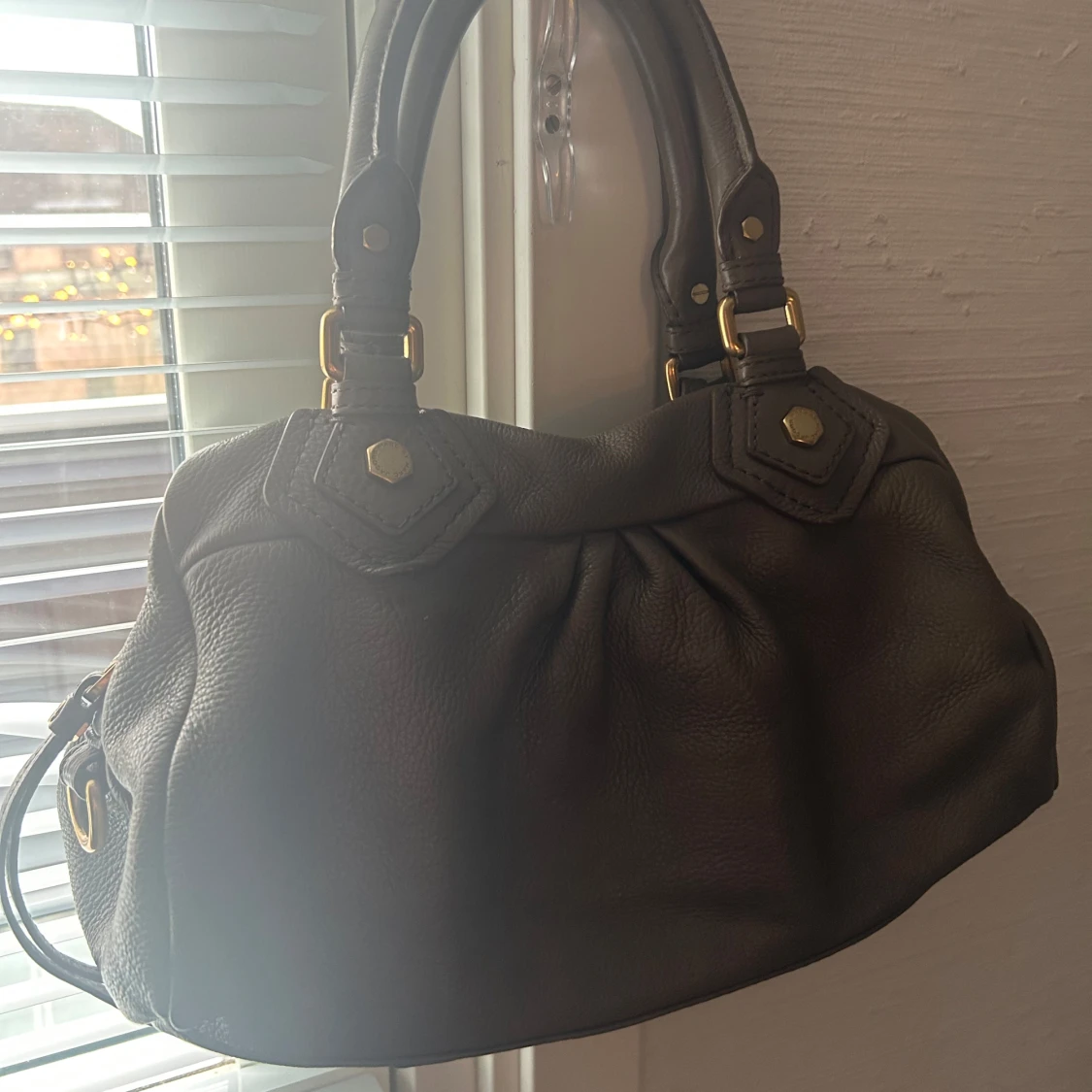 Brun baby groove väska från Marc By Marc Jacobs  - 1