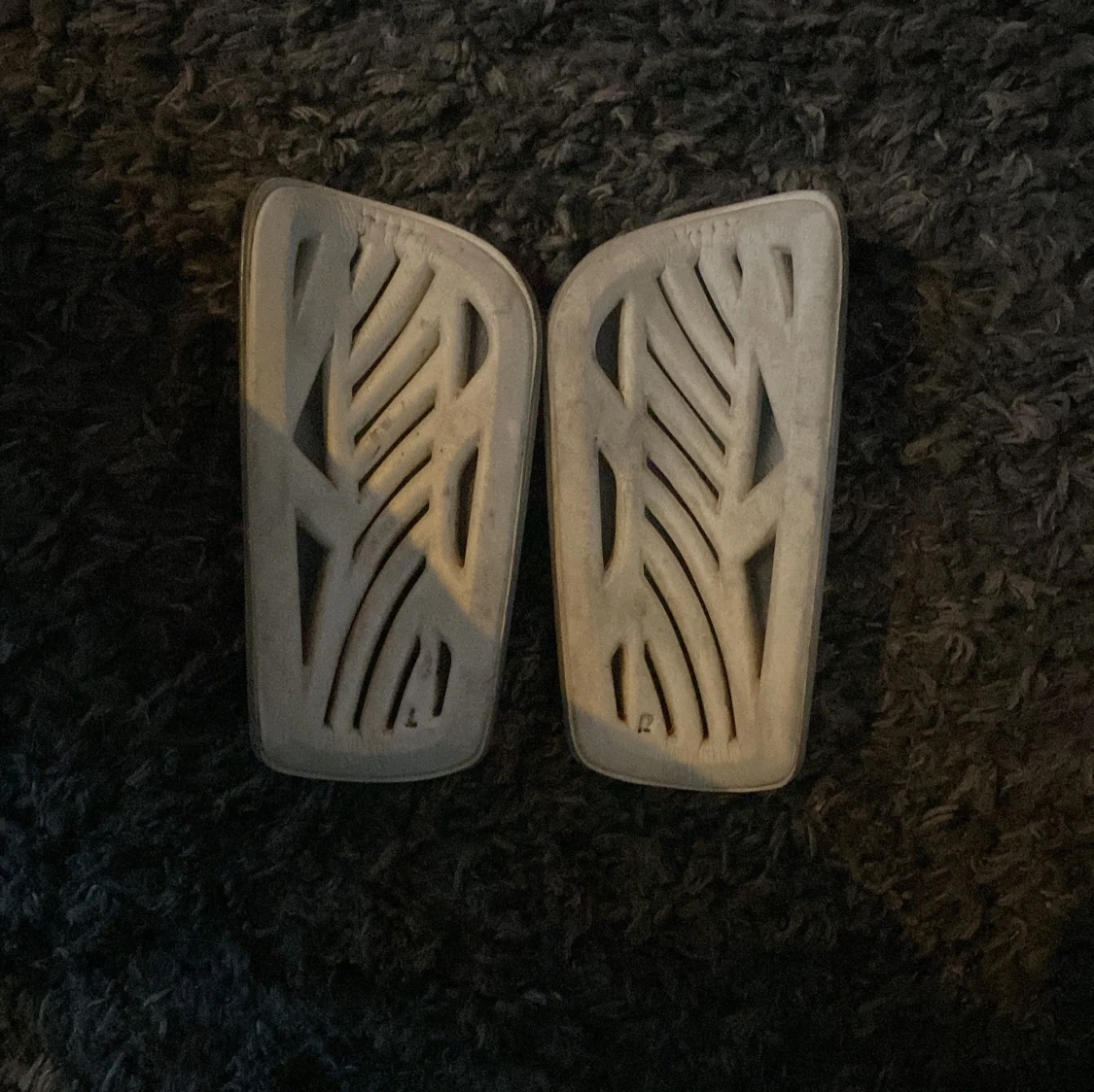 Adidas benskydd  - 1